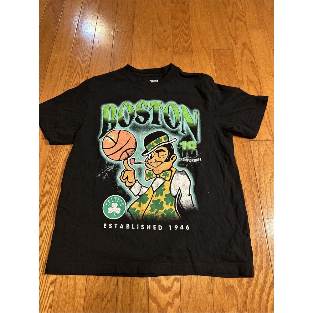 Men's Black NBA Boston Celtics Basketball 18 Championships T-shirt - Size Small